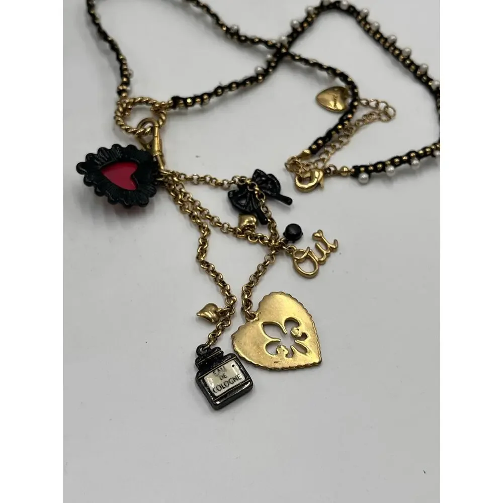 Betsey Johnson Betsey Goes to Paris Paris Eiffel Tower heart‎ Oui Fob necklace